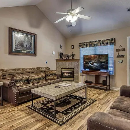Rock Of Ages, Hot Tub, Game Room, Wifi, 1089 Free Tickets Each Paid Day, Dollywood And More